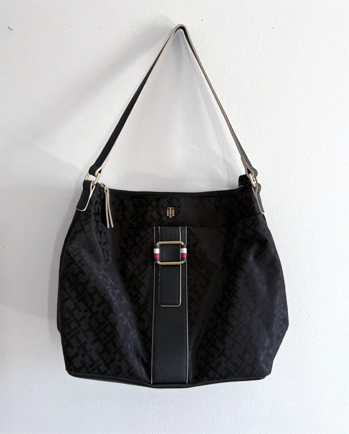 Tommy Hilfiger Shoulder Bag! thumbnail