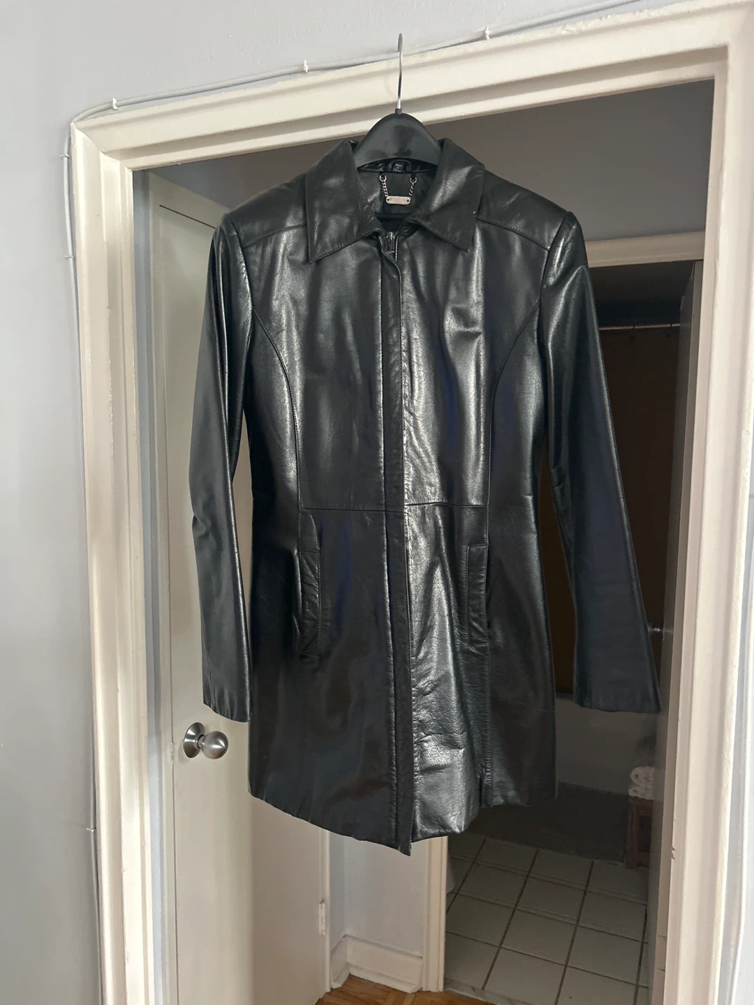 Danier Canada Black Leather Coat Size 4-6 - photo 2