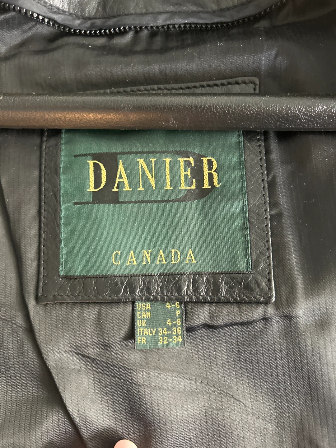 Danier Canada Black Leather Coat Size 4-6 - photo 5