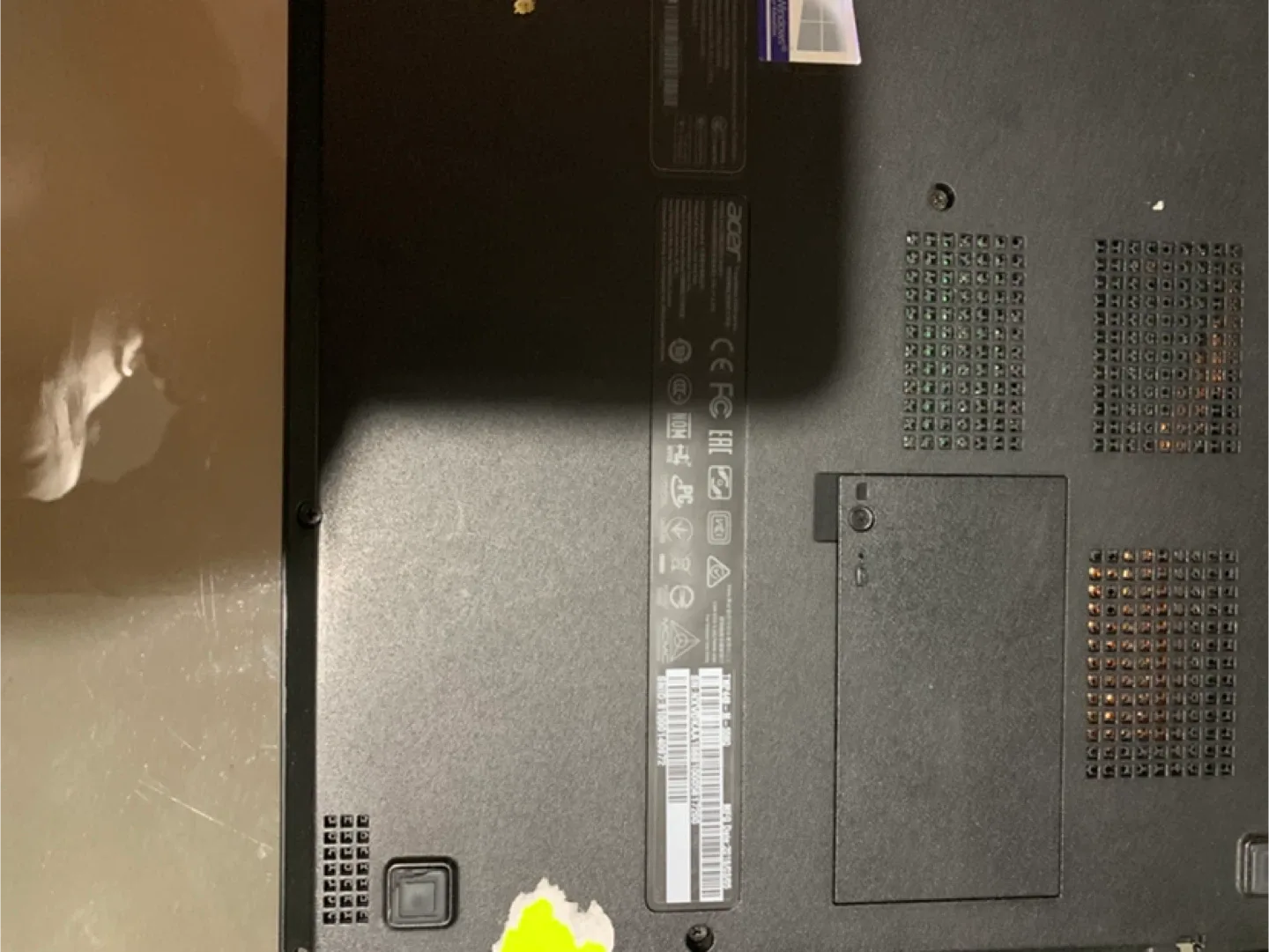 Acer TravelMate P449 Laptop image indicator(2)