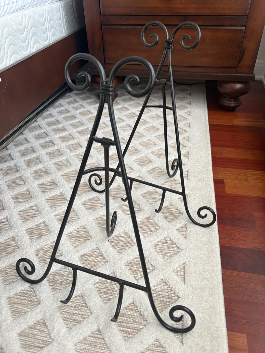 Metal Easel Stands (Set of 2)