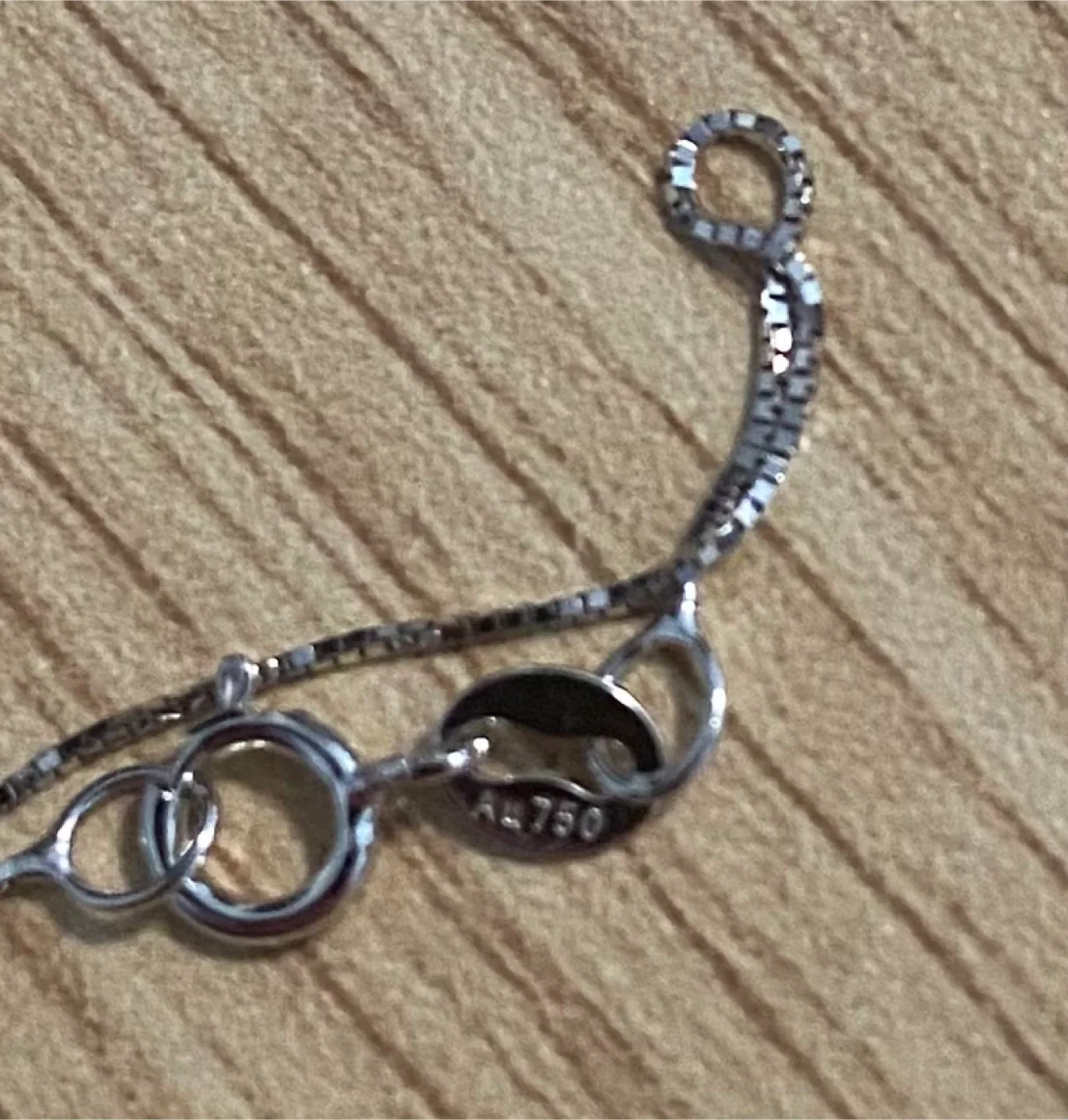 18k White Gold Necklace with Diamond image indicator(3)