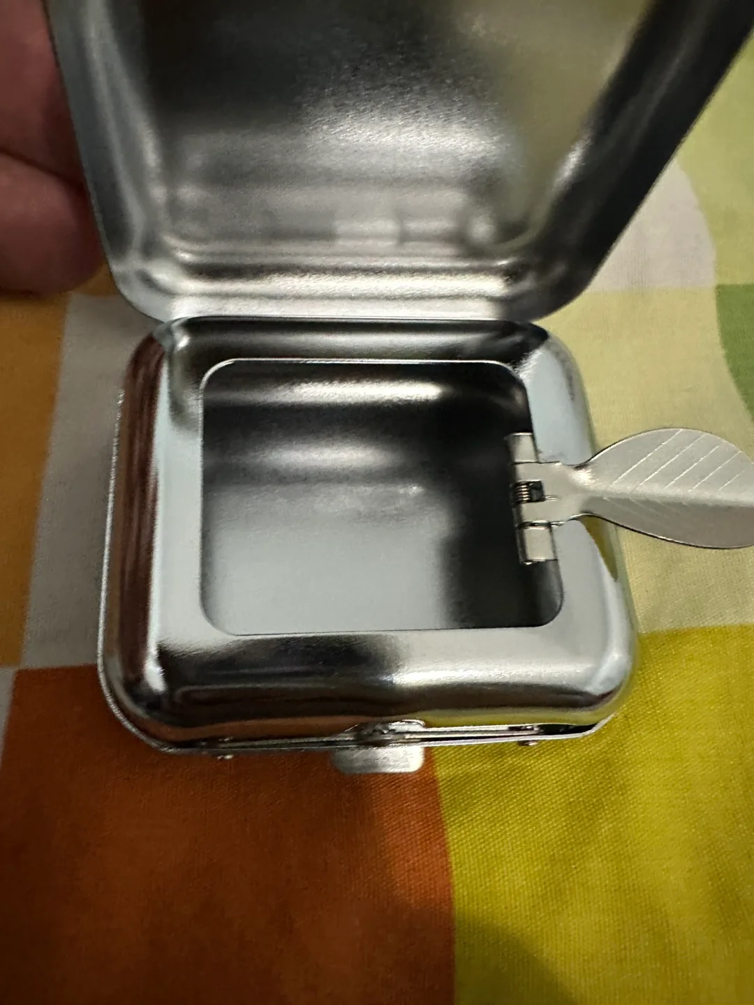 Silver Metal Ashtray image indicator(4)
