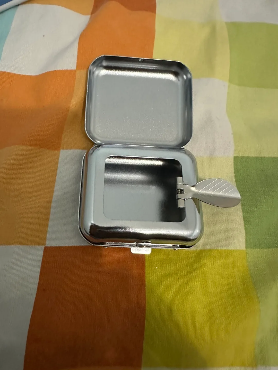 Silver Metal Ashtray thumbnail