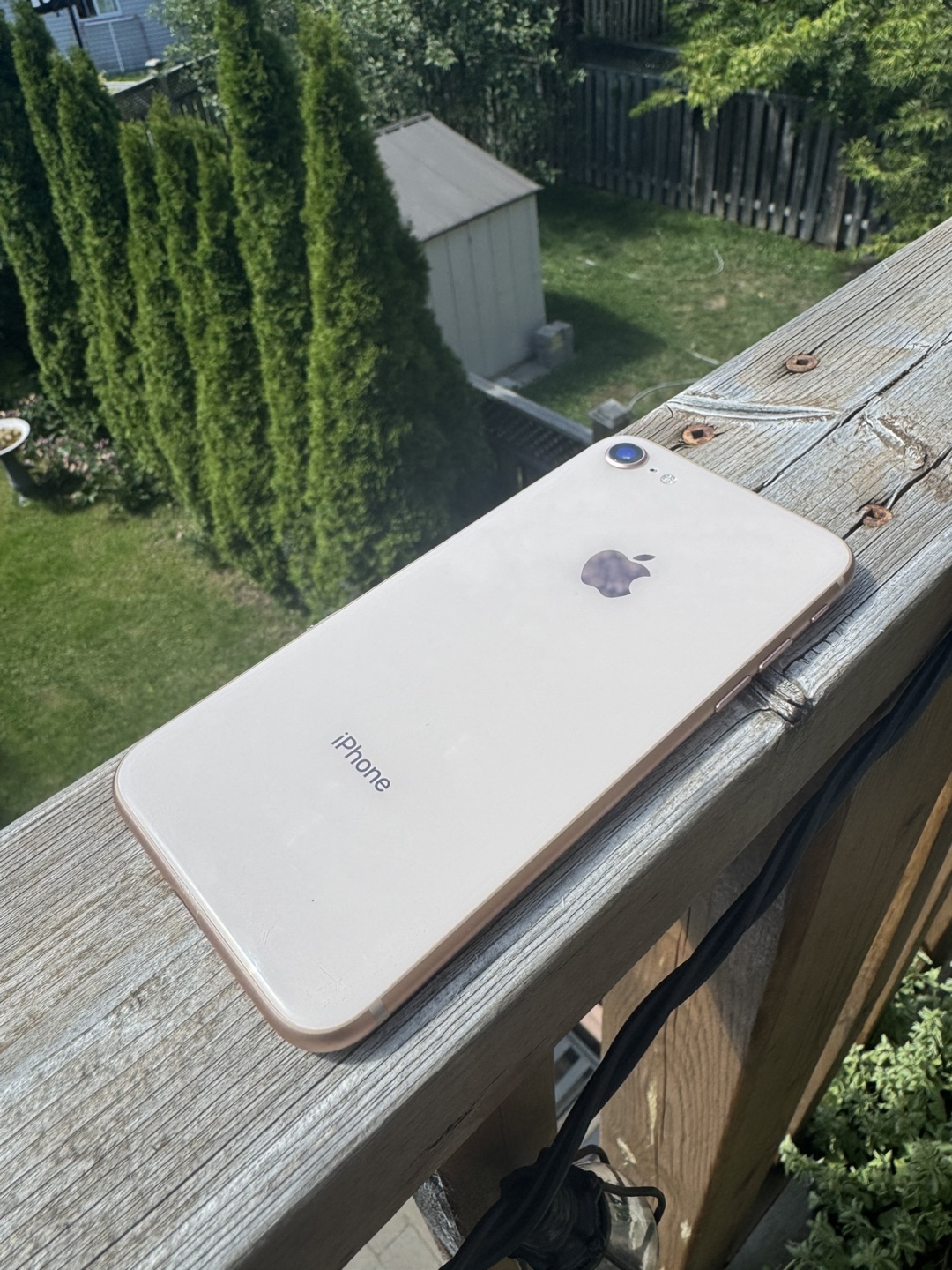 iPhone 8 (64GB) – Unlocked & Ready to Use – Great Condition - photo 2