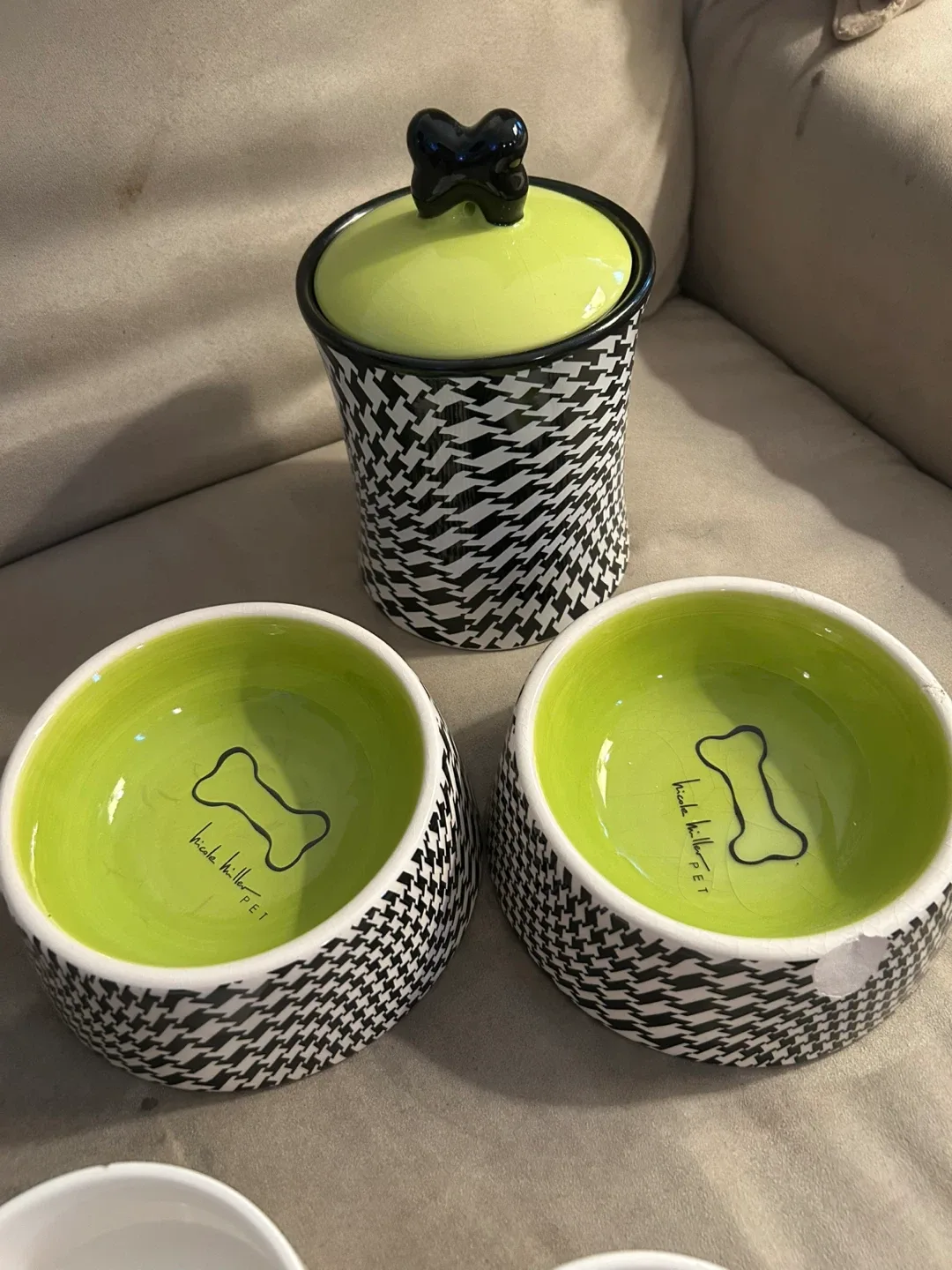 Nicole Miller Pet Bowl Set image indicator(7)