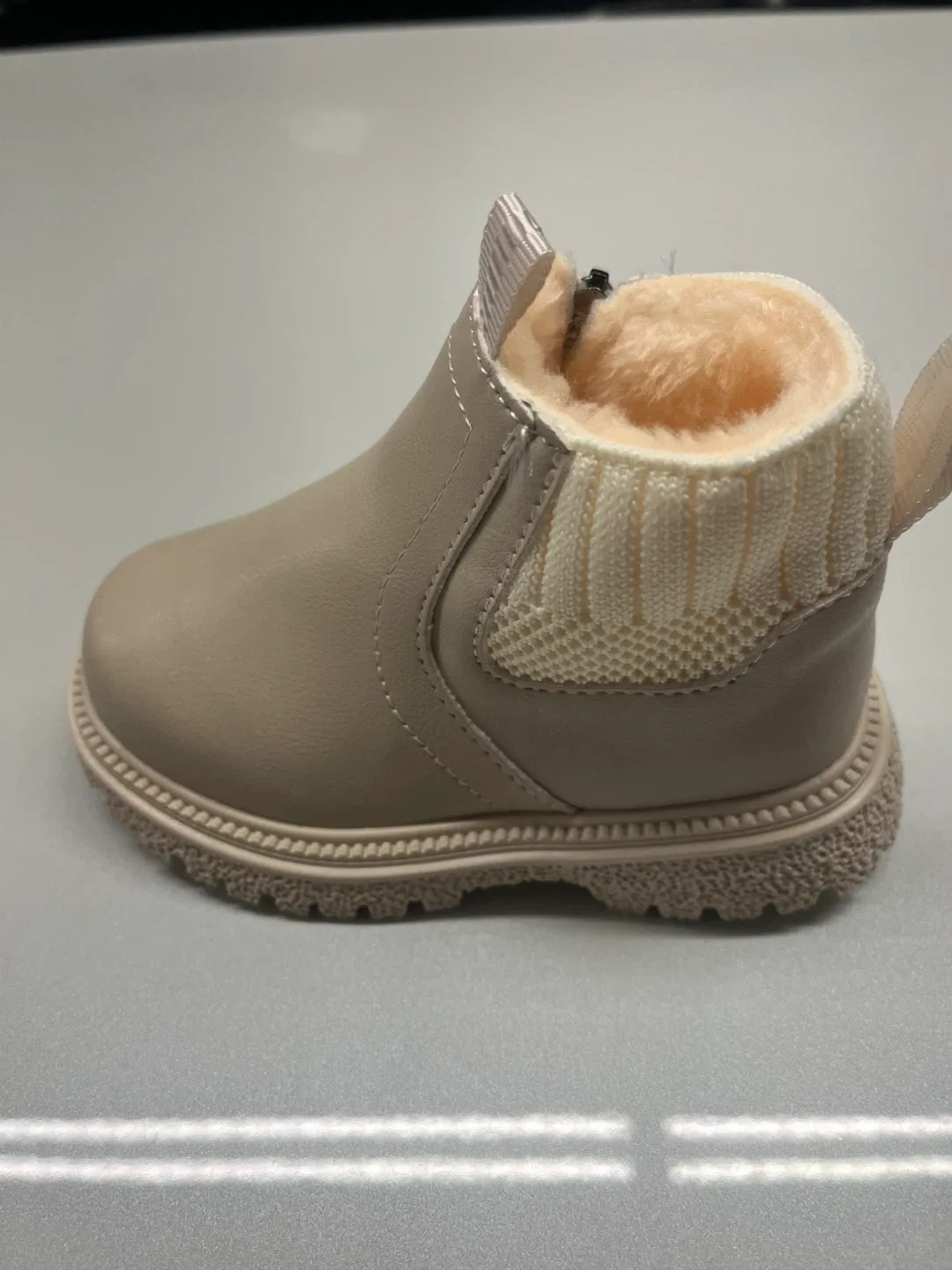 New Toddler Beige Winter Boots - Size 24 (8 US) image indicator(3)