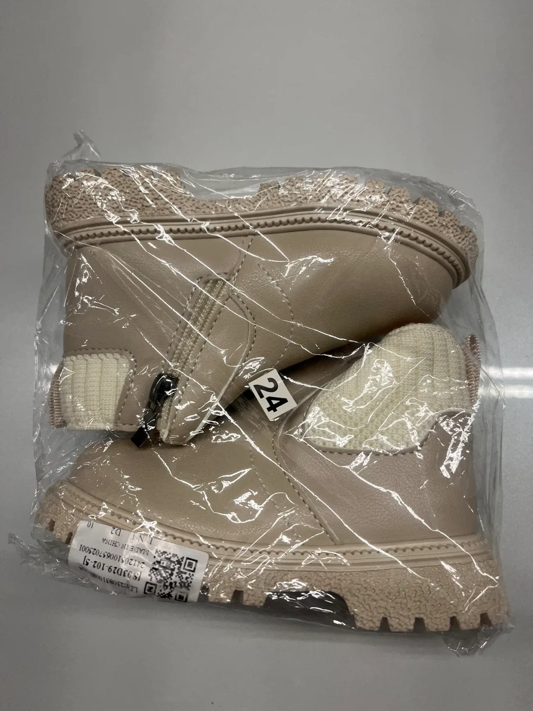 New Toddler Beige Winter Boots - Size 24 (8 US) thumbnail