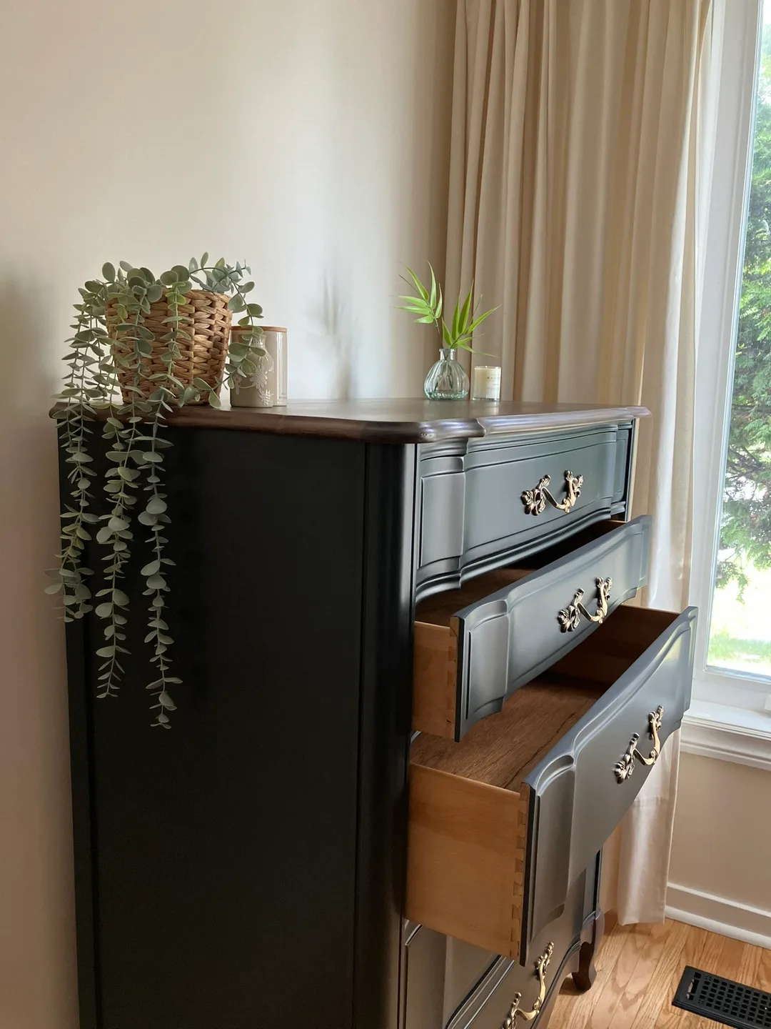 Vintage Wood 5-Drawer French Provincial Dresser image indicator(3)