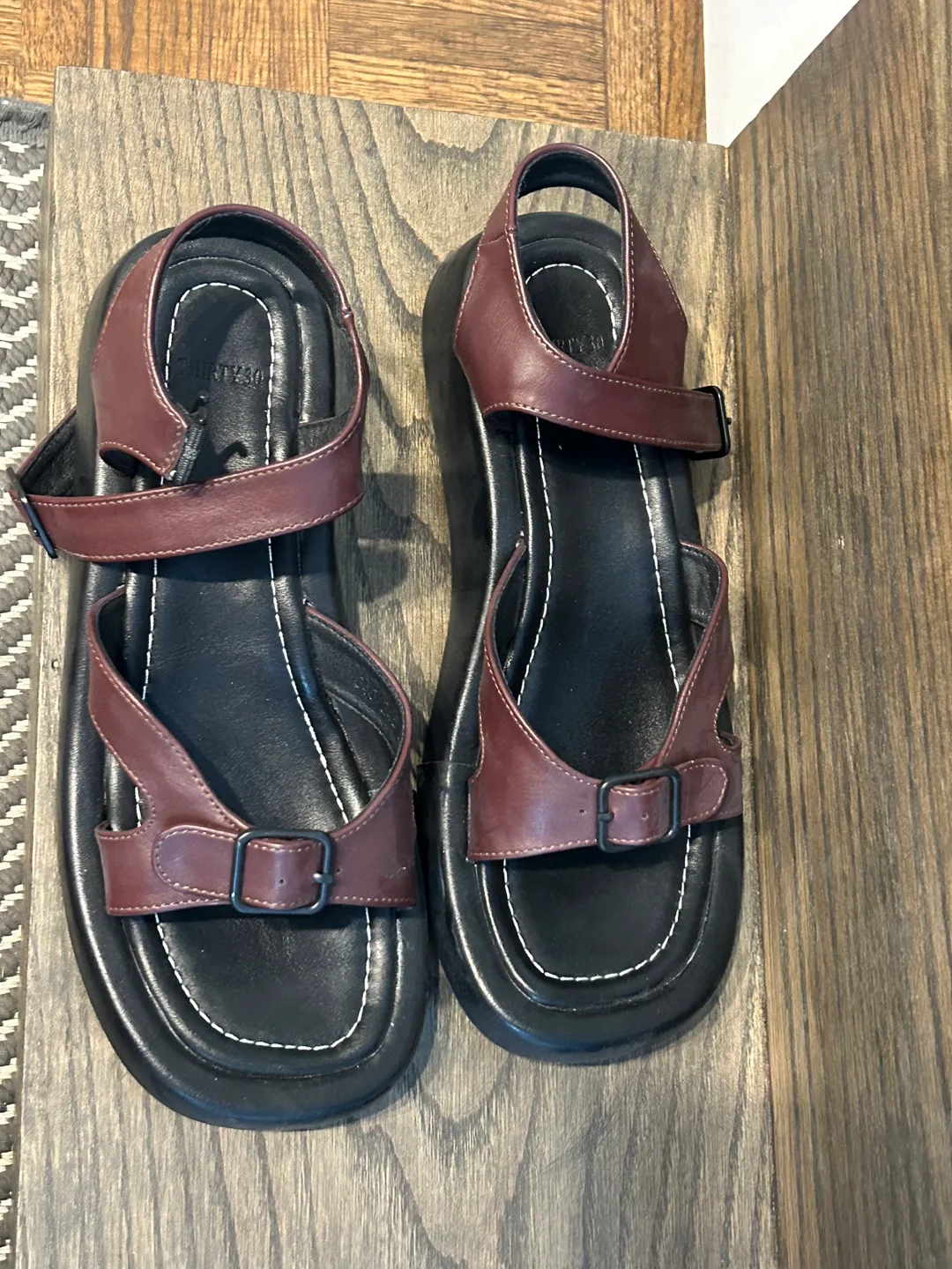 Sandals Size 245 image indicator(2)
