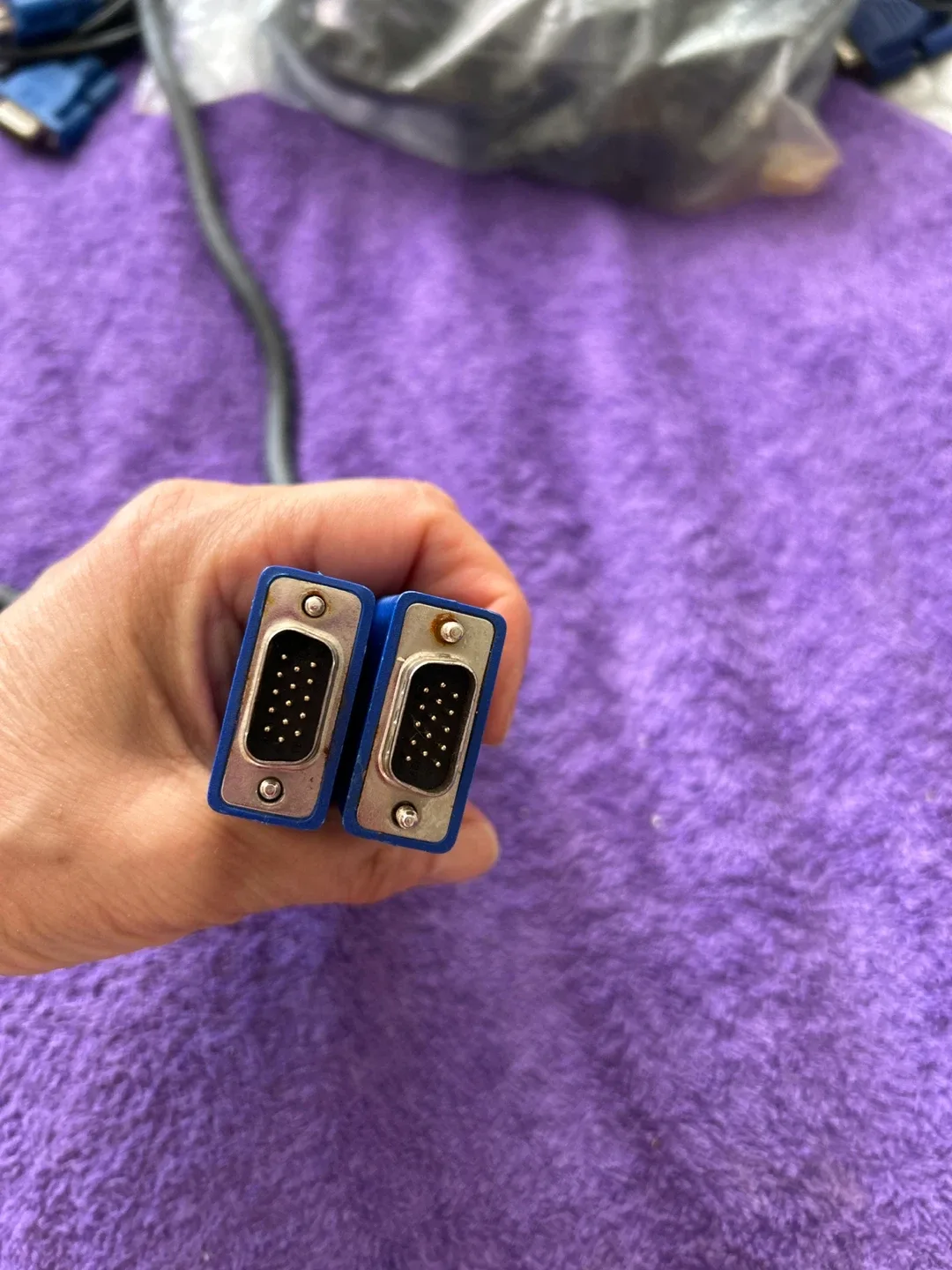 VGA Cable - BlueE119932-J AWM 2919 30V computer cablev thumbnail