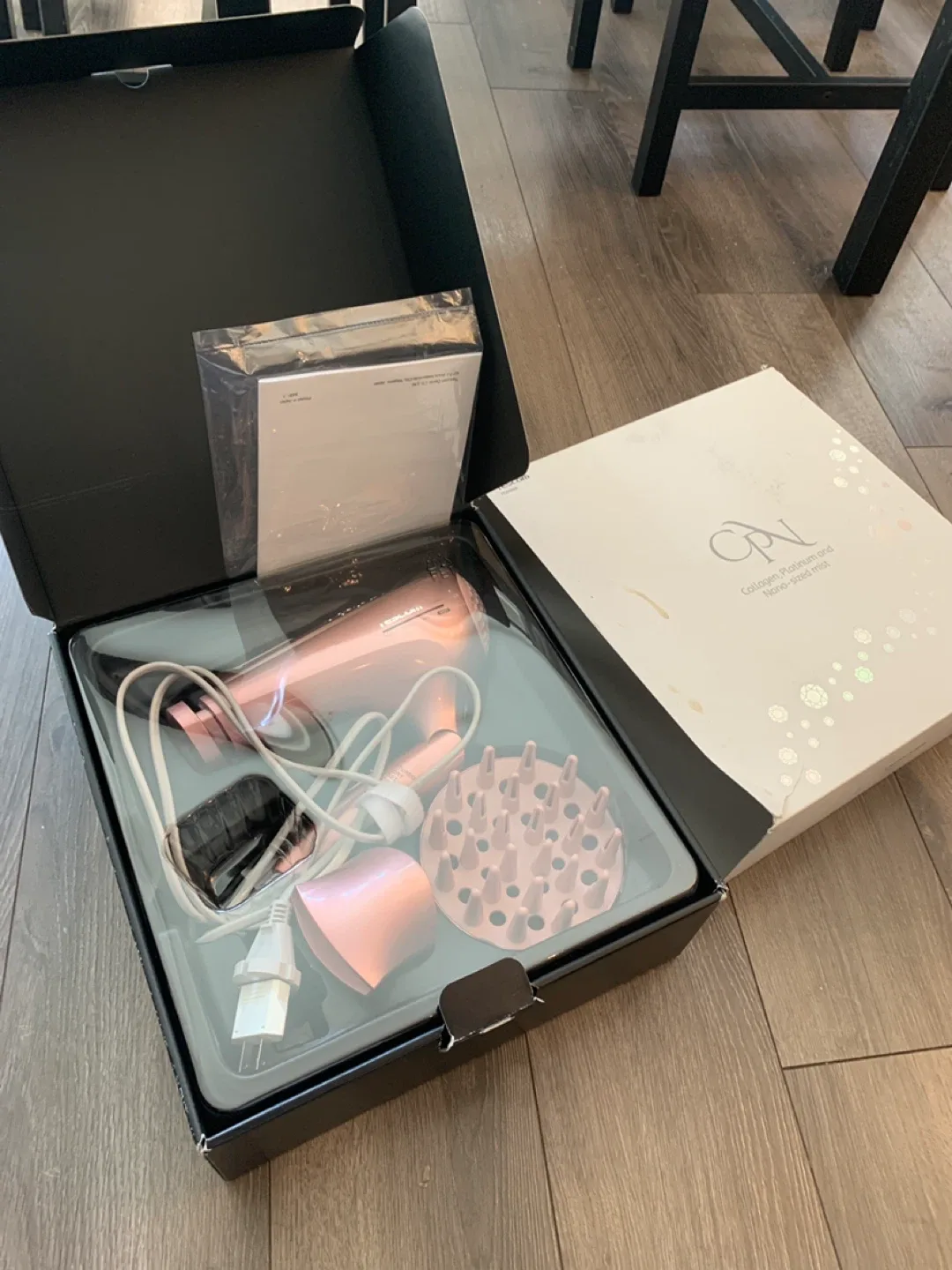 [BRAND NEW] TESCOM Collagen CPN Hair Dryer Swarovski Limited Ed. image indicator(3)