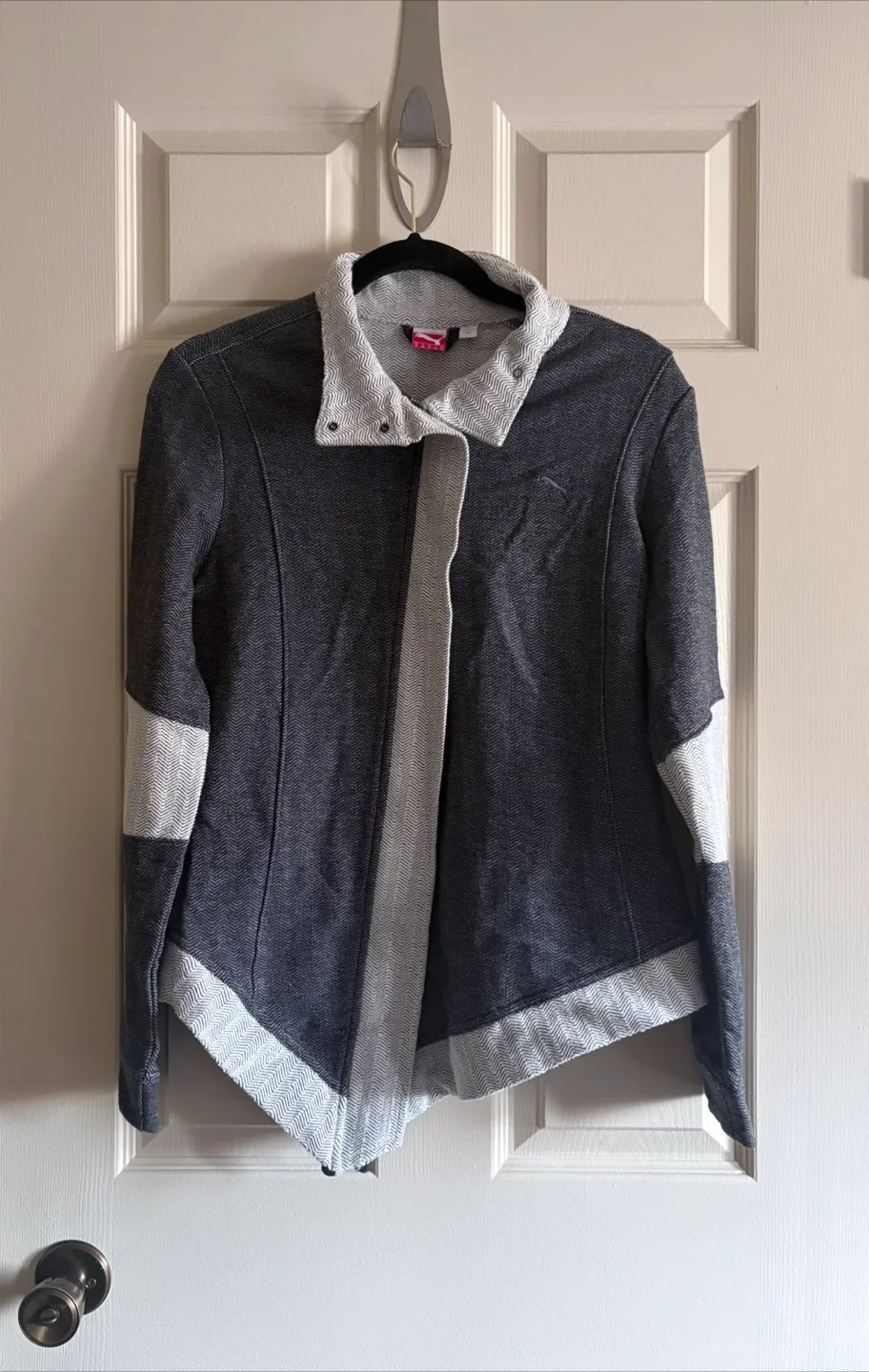 Puma Women’s Textured Jacket - Gray Sz M thumbnail