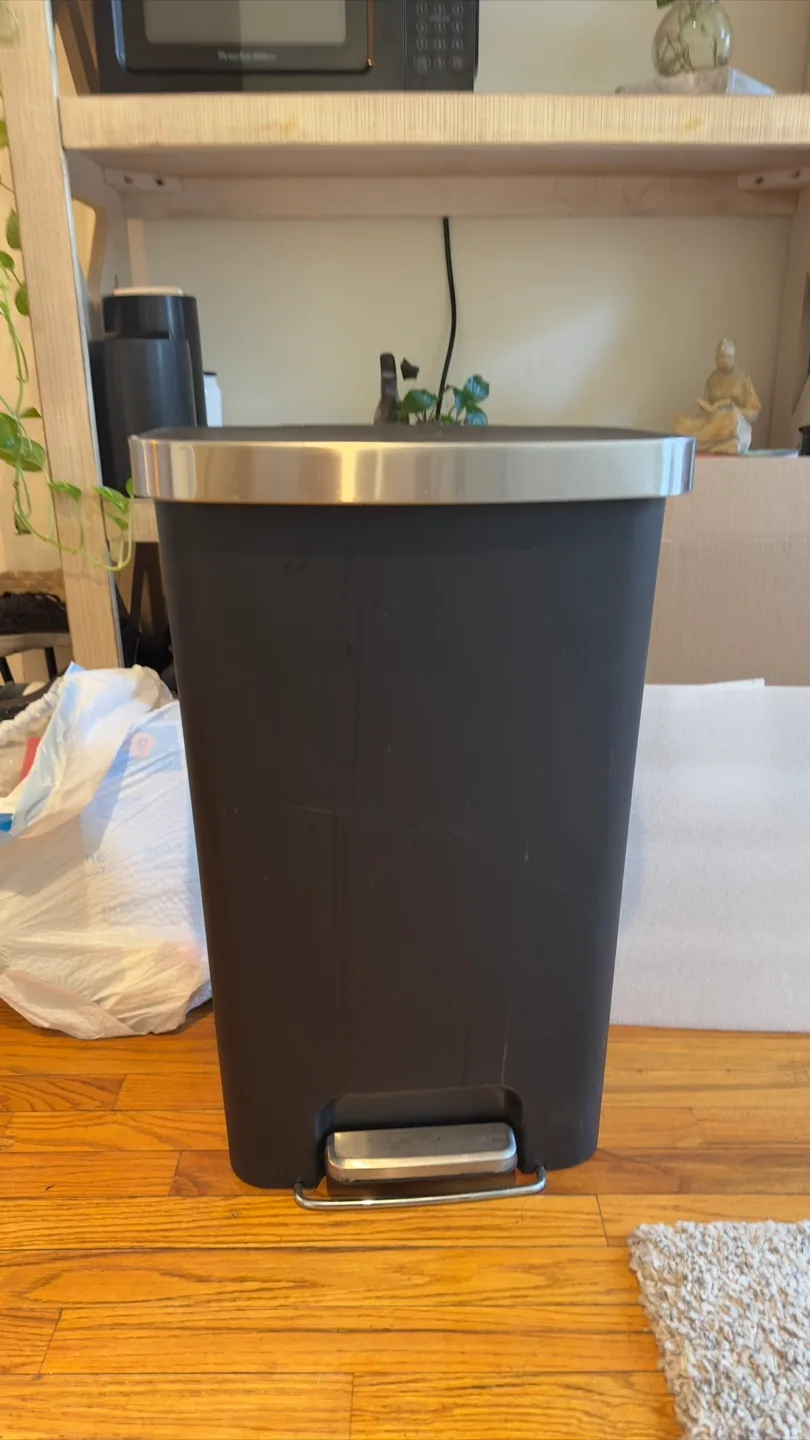 Simplehuman Black Step Trash Can image indicator(2)