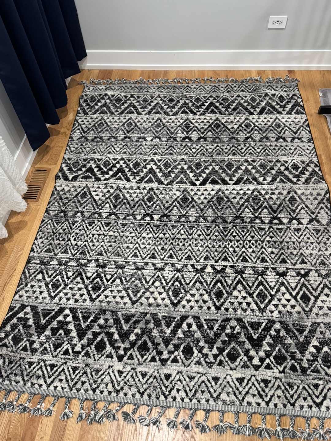 Black & White Patterned Area Rug - photo 2