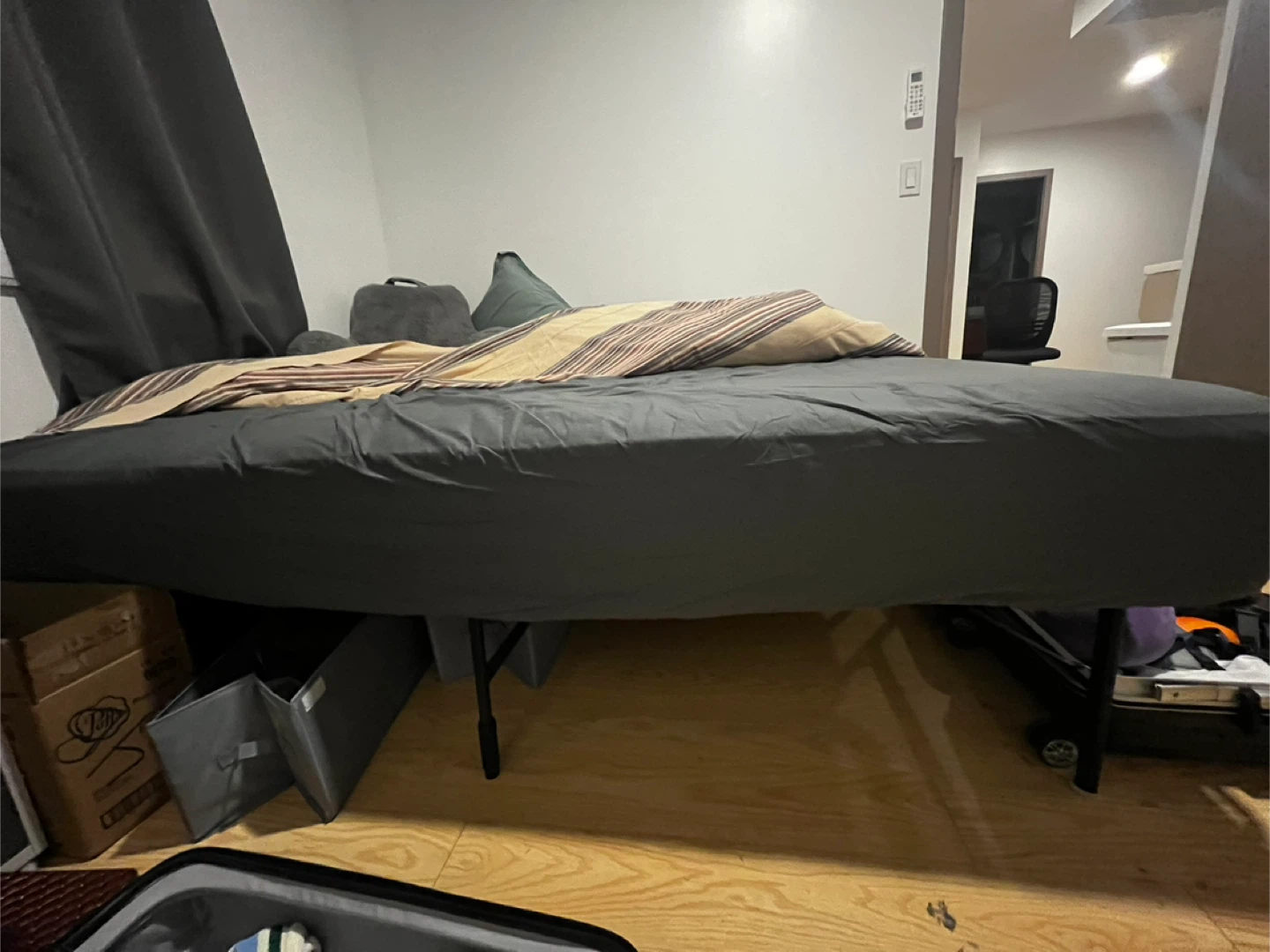 IKEA Haugesund Queen Mattress and frame - Medium Firm/Dark Beige - photo 3