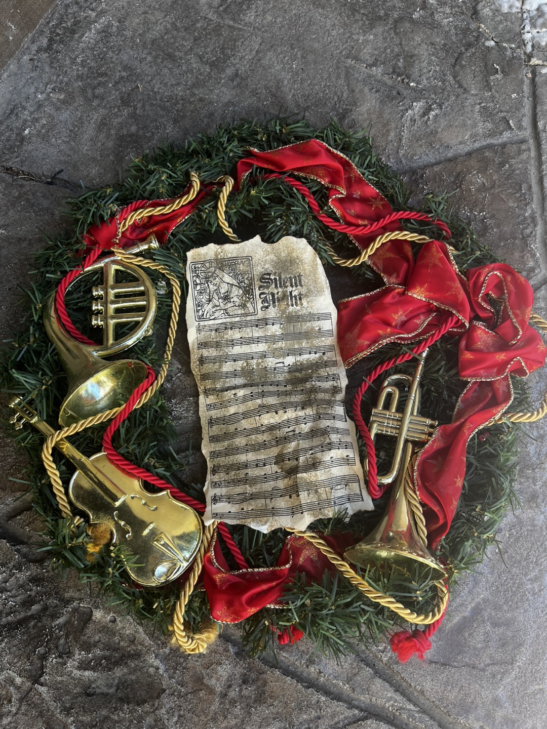 🏆 Christmas Wreath with Musical Instruments