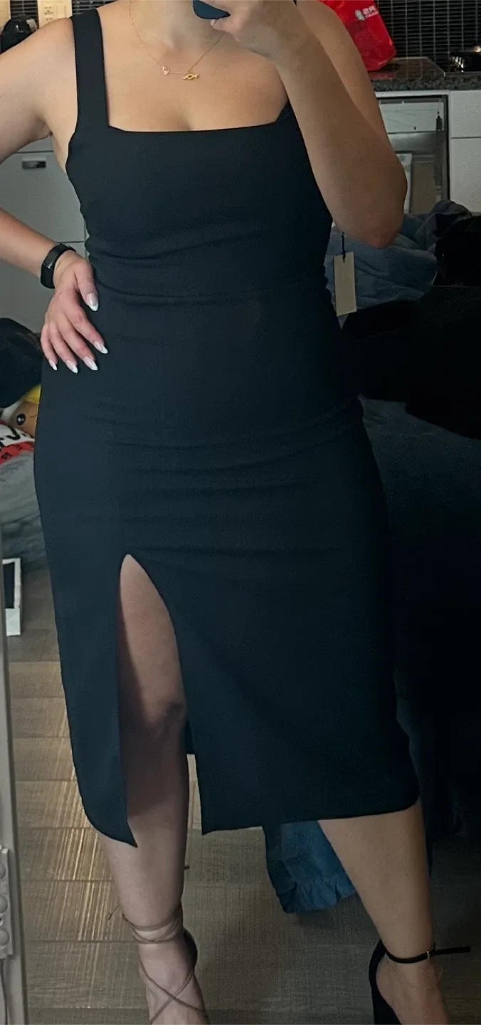 Aritzia Babaton 90s Slit Midi Dress image indicator(6)