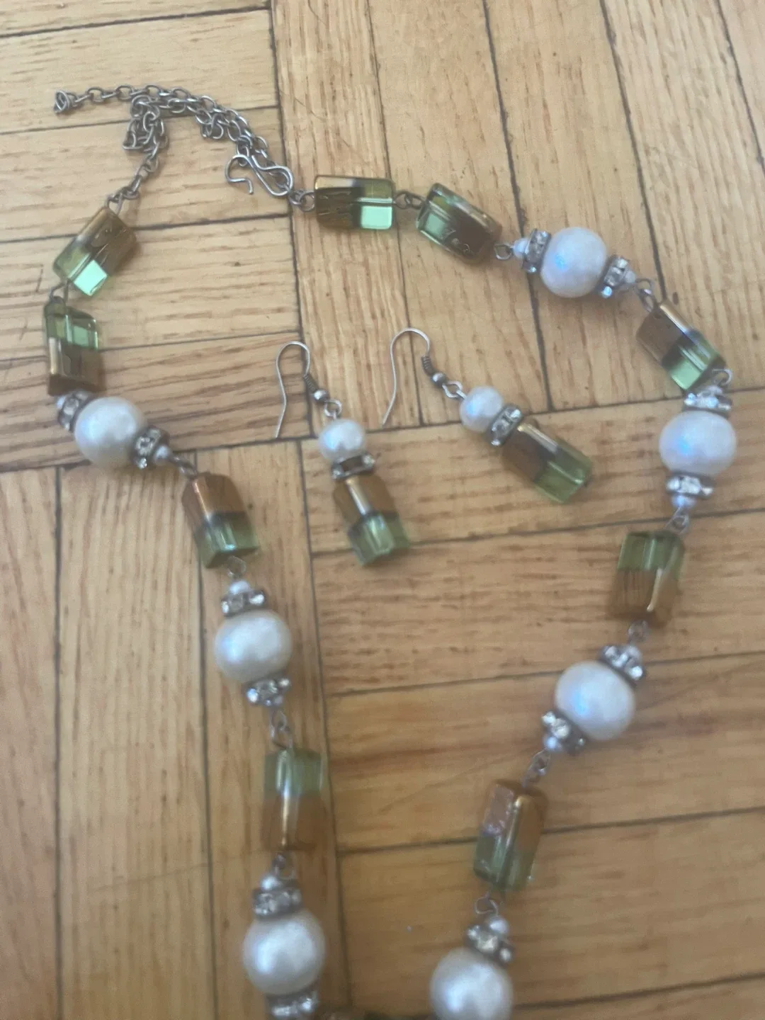 Necklace and Earring Set image indicator(2)