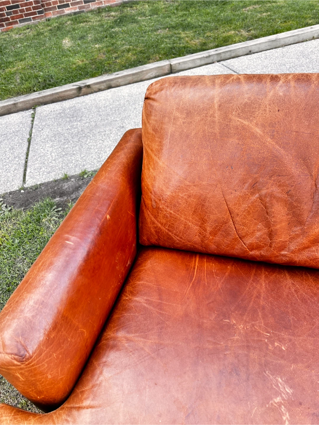 Free Couch - Vaughan rd. & Kenwood - photo 3