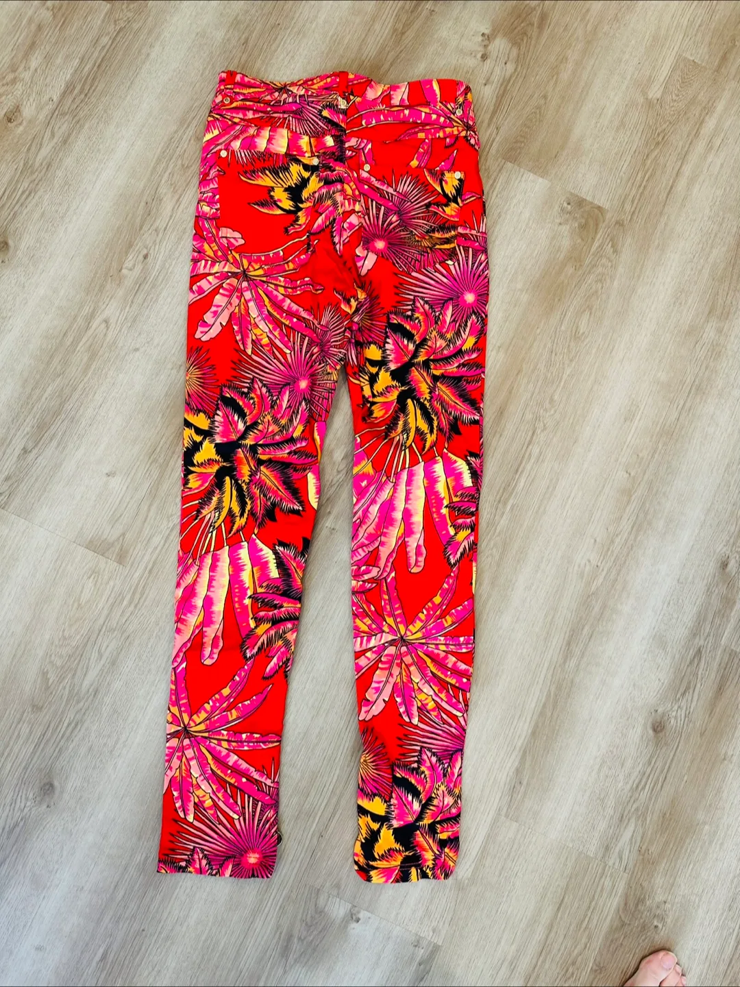 Versace for H&M Palm Print Pants - Size 8 image indicator(4)