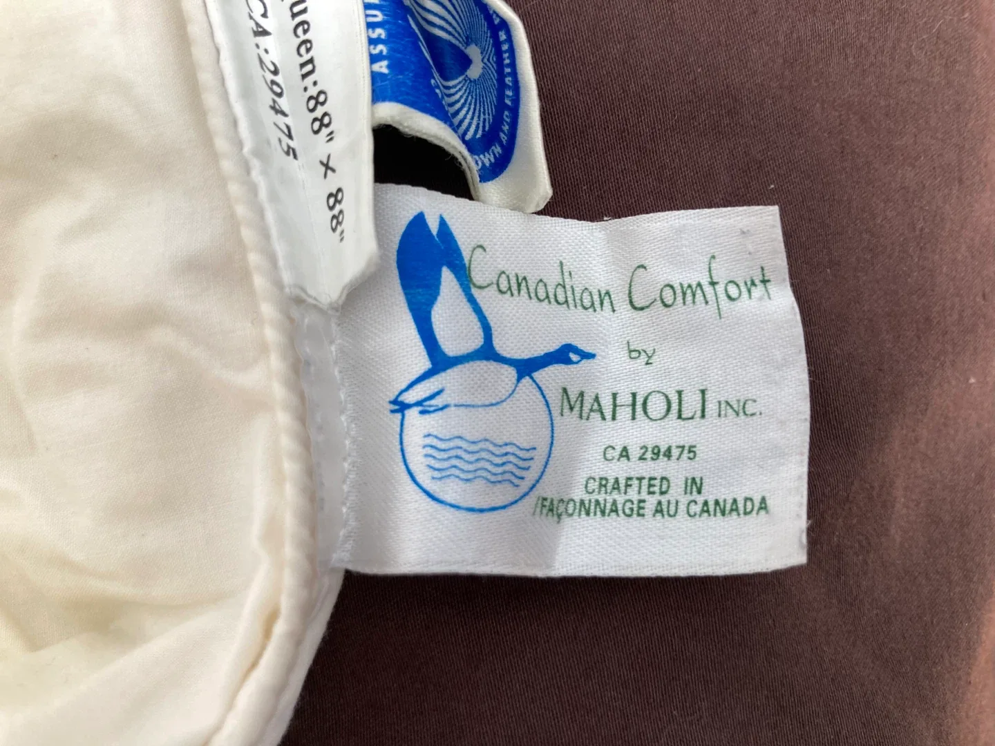 queen sized feather duvet and 2 duvet covers 🥕 image indicator(2)