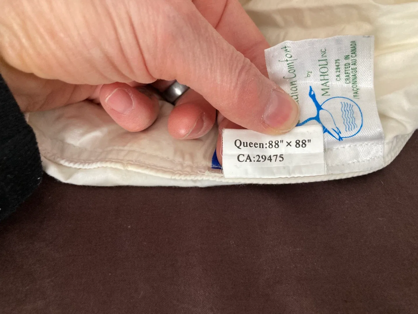 queen sized feather duvet and 2 duvet covers 🥕 image indicator(4)