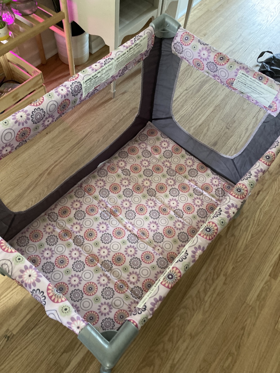 Cosco Floral Playpen - Great Condition! - photo 3