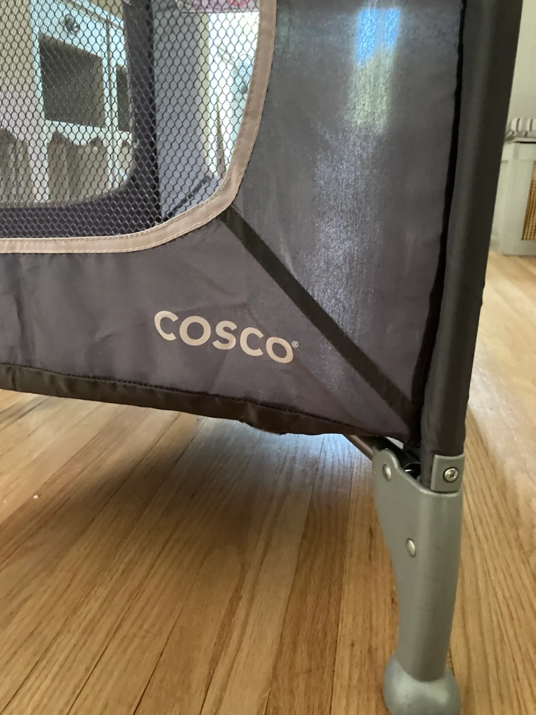 Cosco Floral Playpen - Great Condition! image indicator(2)