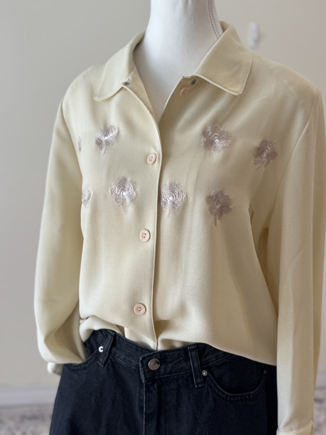 Vintage Embroidered Button Up Blouse Women’s Medium - photo 3