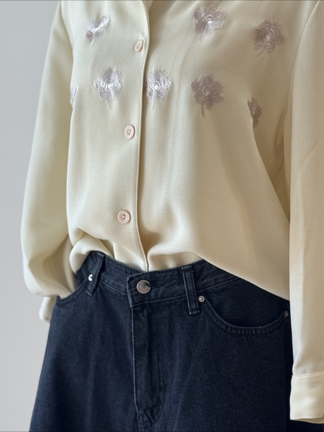 Vintage Embroidered Button Up Blouse Women’s Medium - photo 5