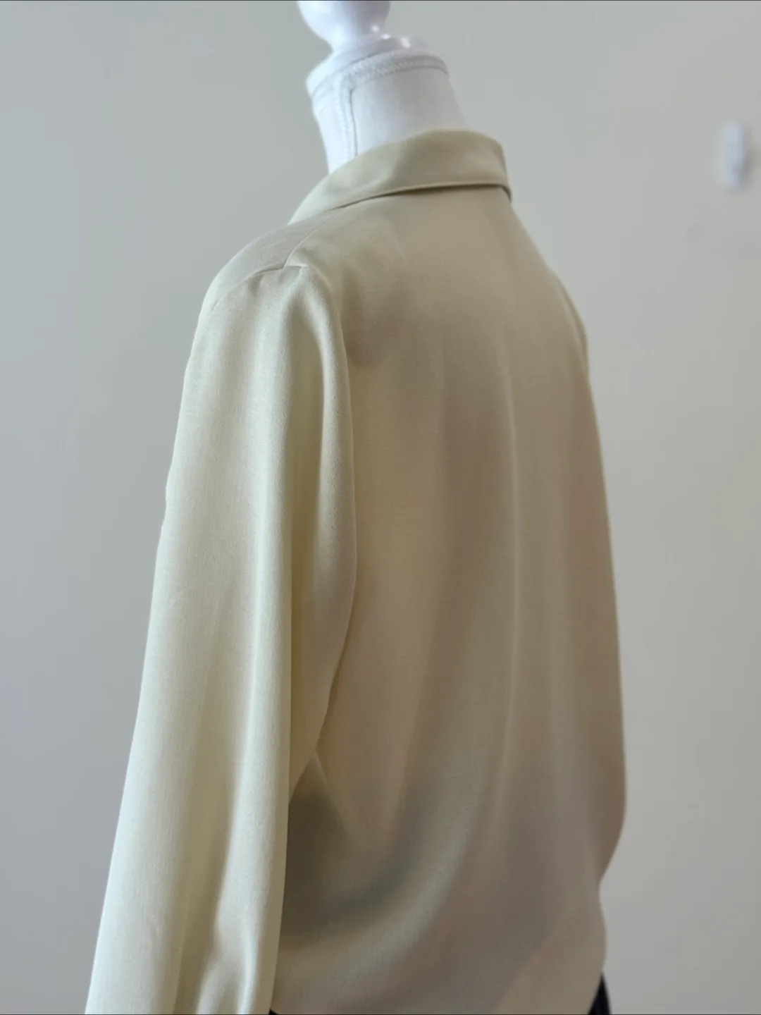 Vintage Embroidered Button Up Blouse Women’s Medium image indicator(7)