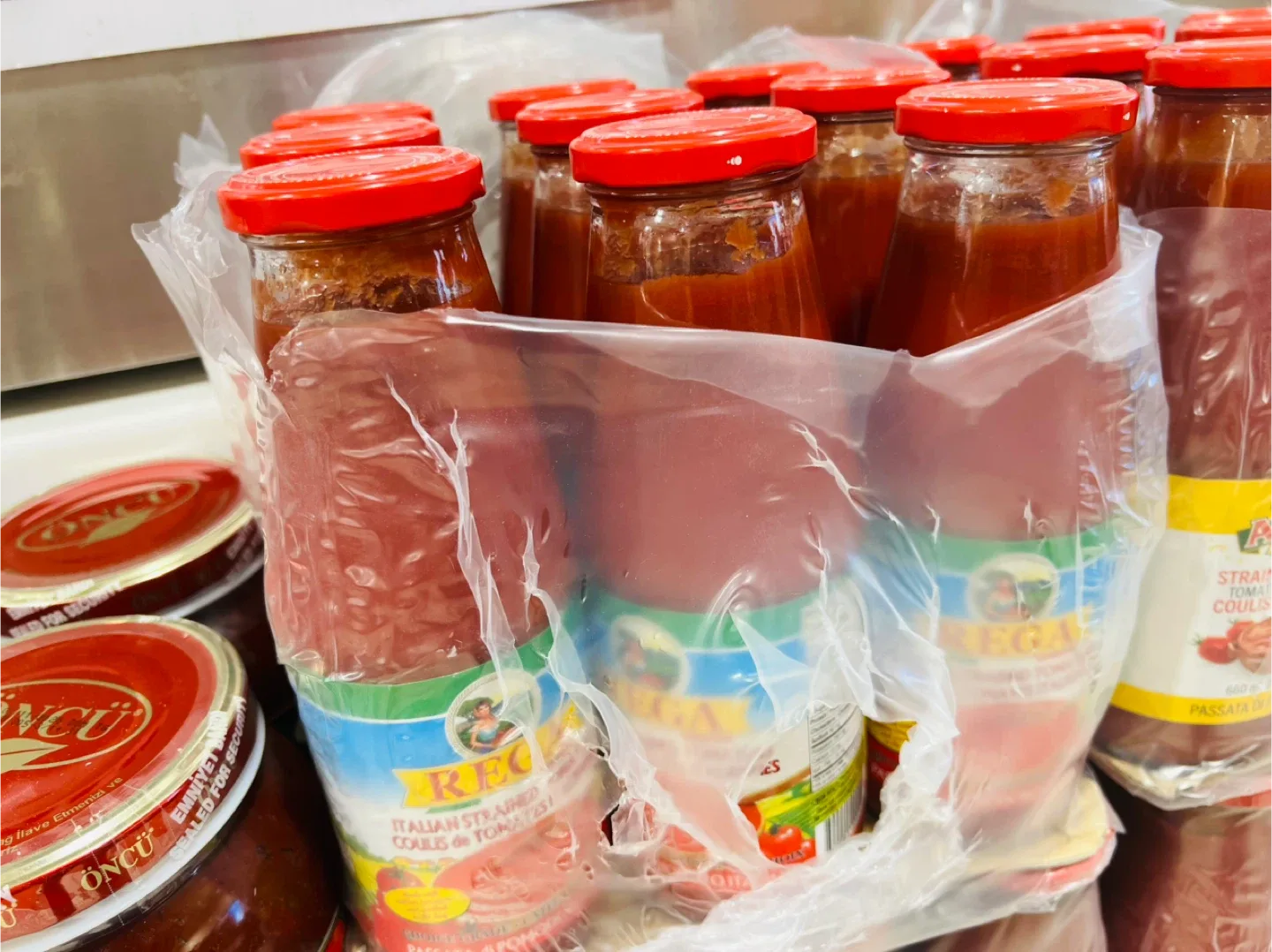 REGA Italian Strained Tomatoes image indicator(2)