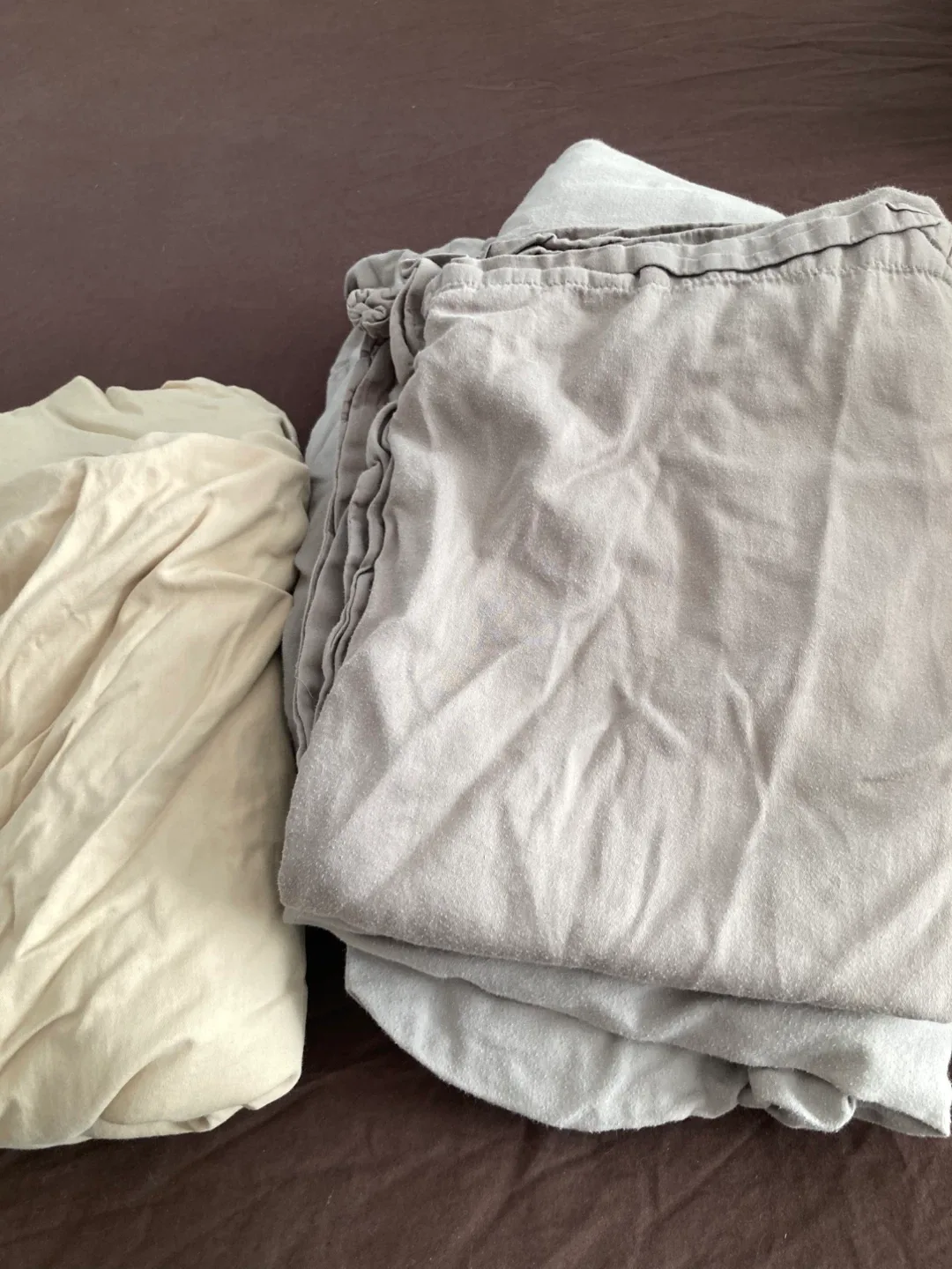 twin sized wool duvet and 2 duvet covers 🥕 image indicator(2)