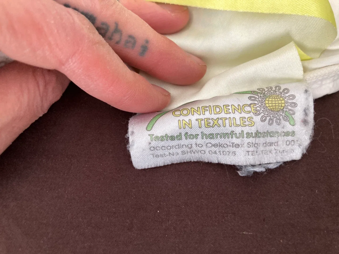 twin sized wool duvet and 2 duvet covers 🥕 image indicator(3)