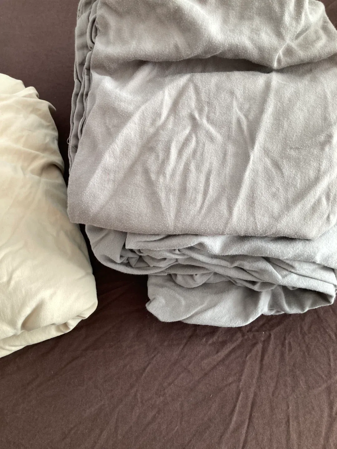 twin sized wool duvet and 2 duvet covers 🥕 image indicator(6)