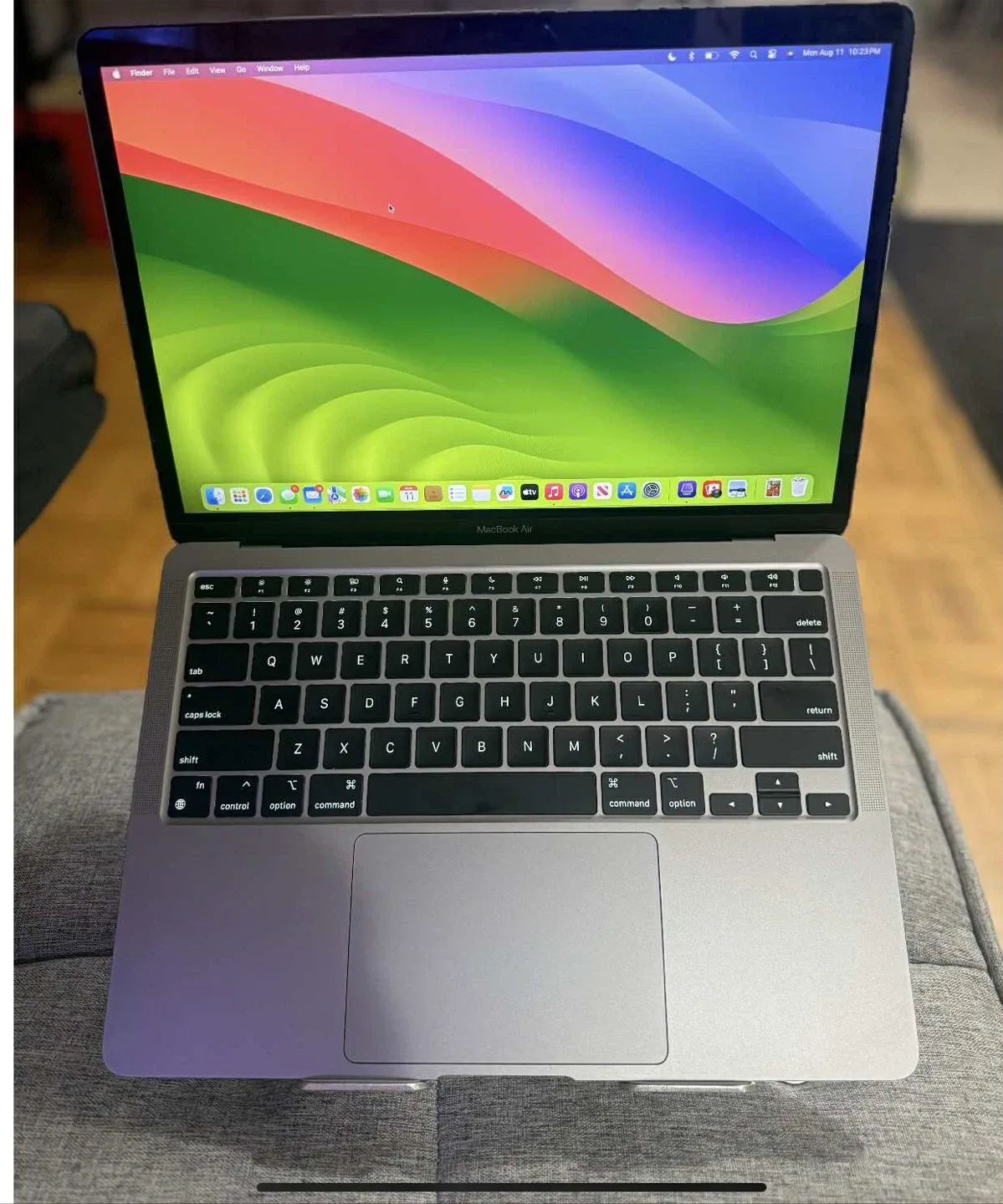 MacBook Air 2020 M1Chip 8Gb, 256 Gb 13 inch thumbnail