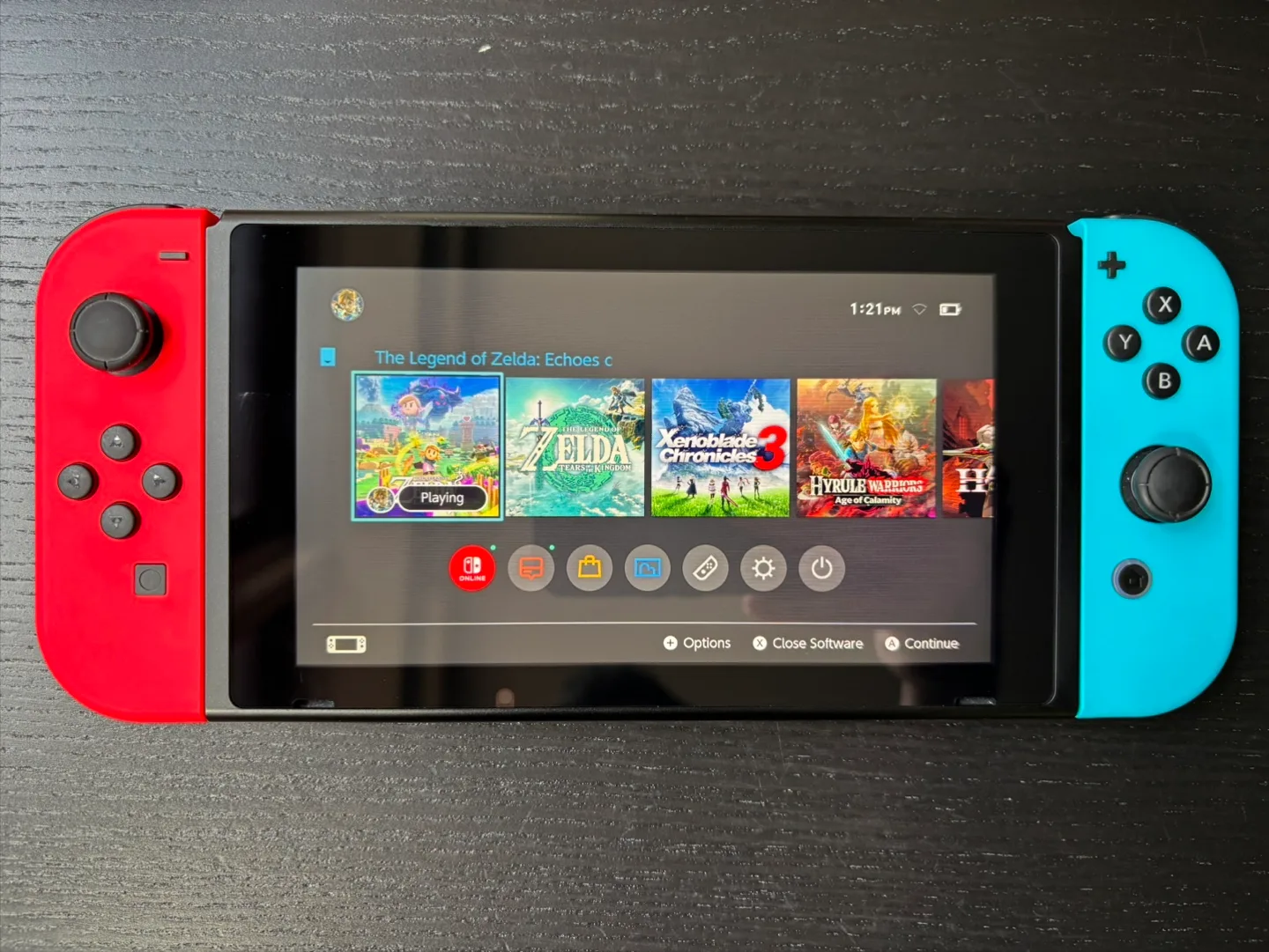 Switch Set with 2 Controllers, Case, 4 great games image indicator(2)