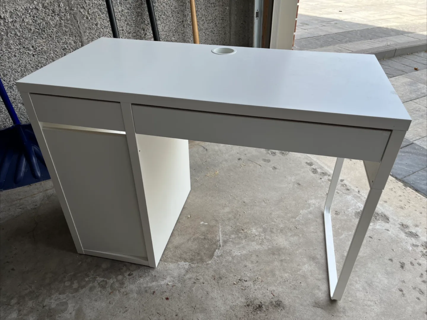IKEA White Desk thumbnail