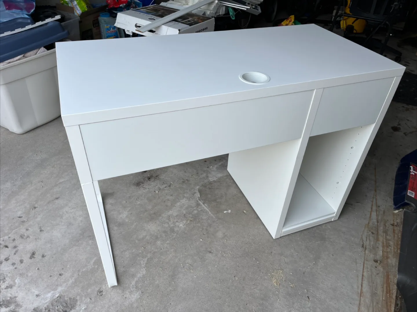 IKEA White Desk image indicator(2)