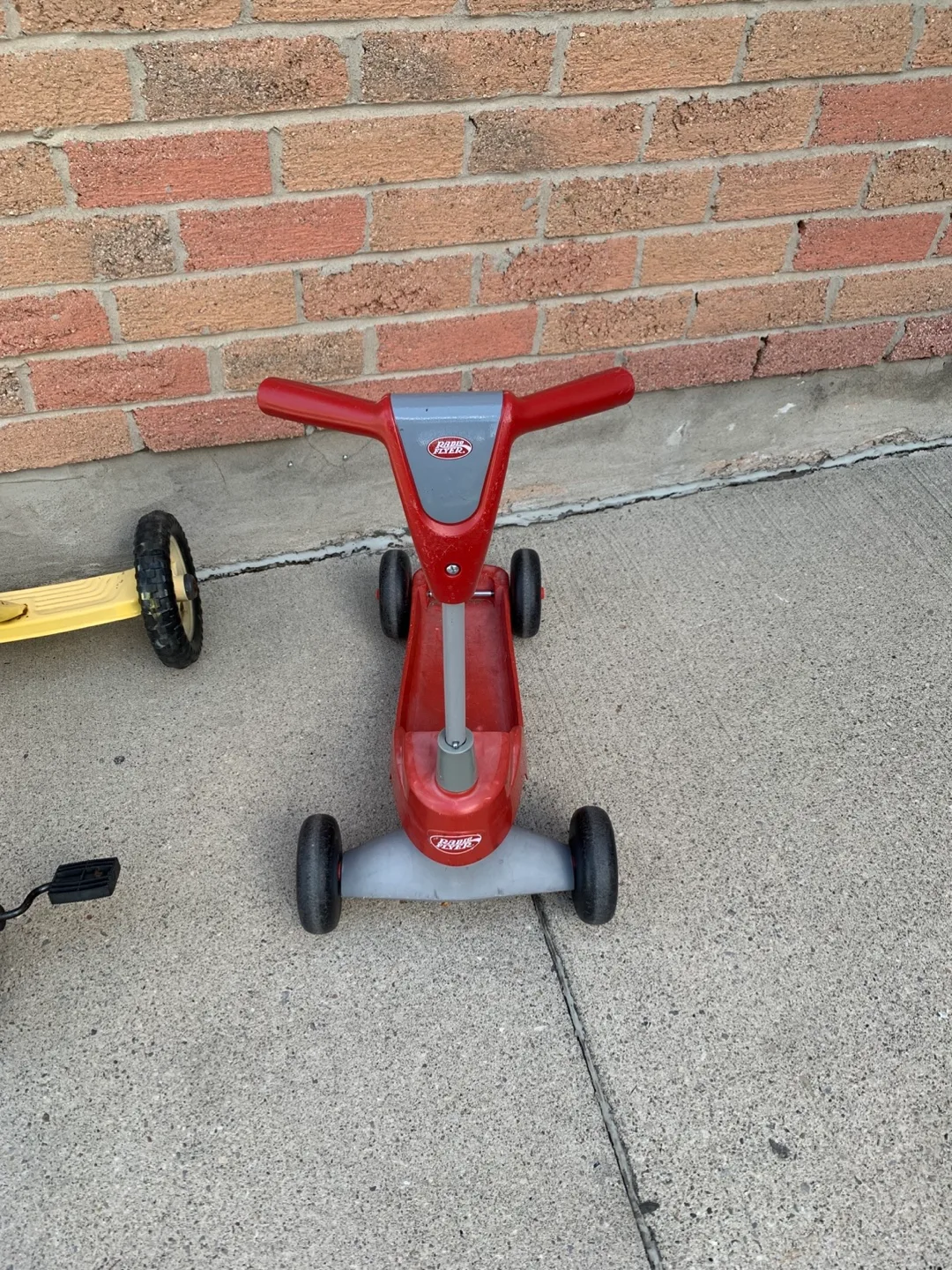 Tricycle Bike and 4-Wheel Scooter Set image indicator(4)