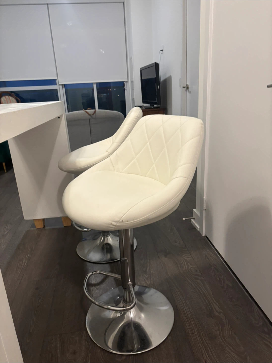 White Swivel Bar Stools - Set of 2 - photo 3