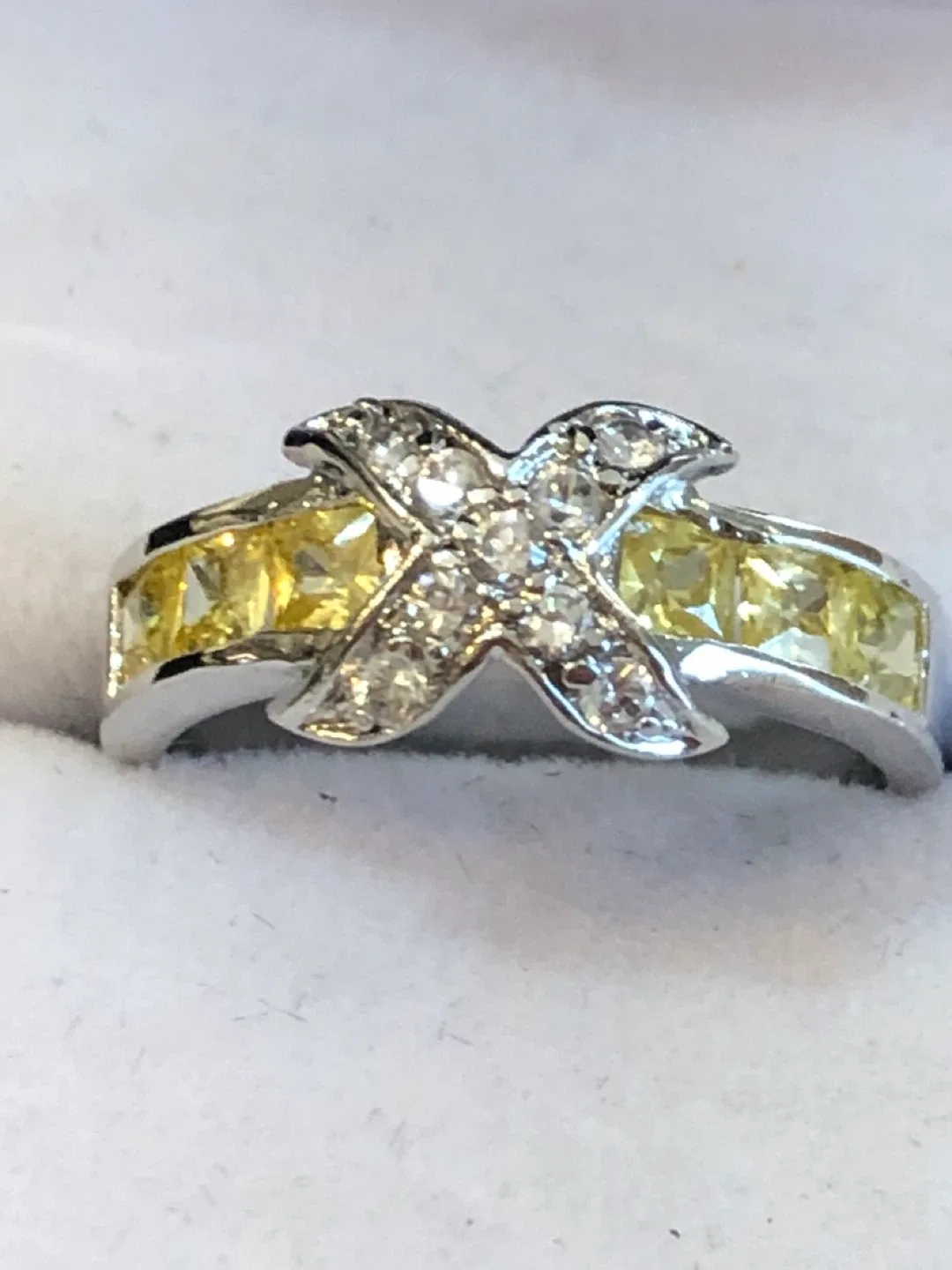9k White gold  Ring with Yellow & White Stones thumbnail