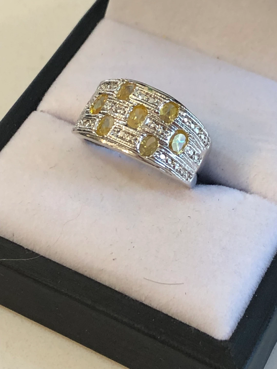 9k white gold  Ring with Yellow CZ Stones