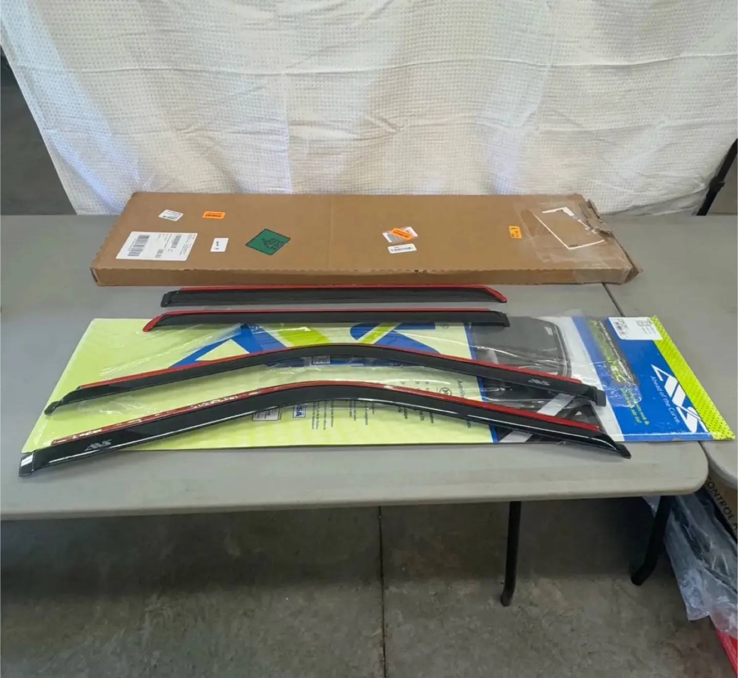 Auto Ventshade Ford Super Duty 17-25 image indicator(3)