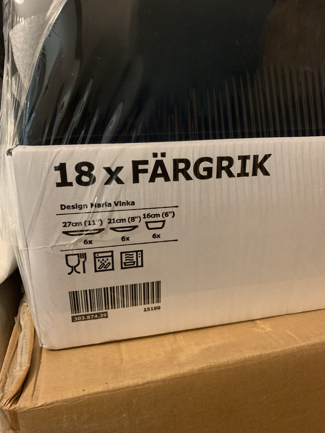 IKEA FÄRGRIK 18-Piece Dinnerware Set