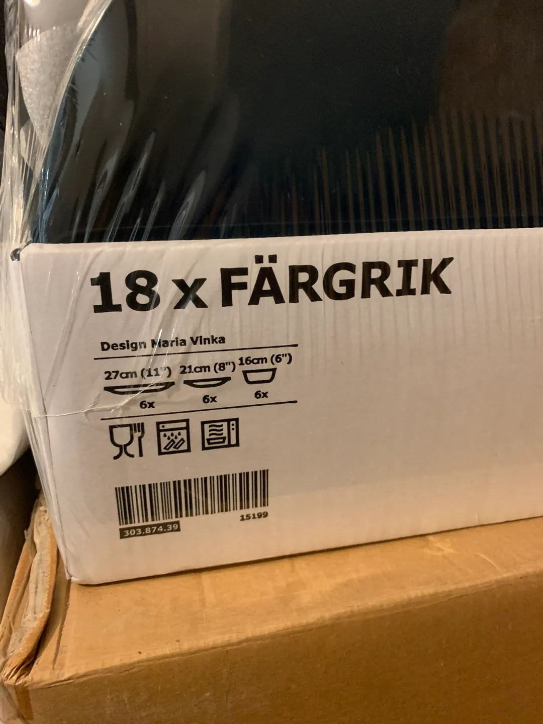 IKEA FÄRGRIK 18-Piece Dinnerware Set thumbnail