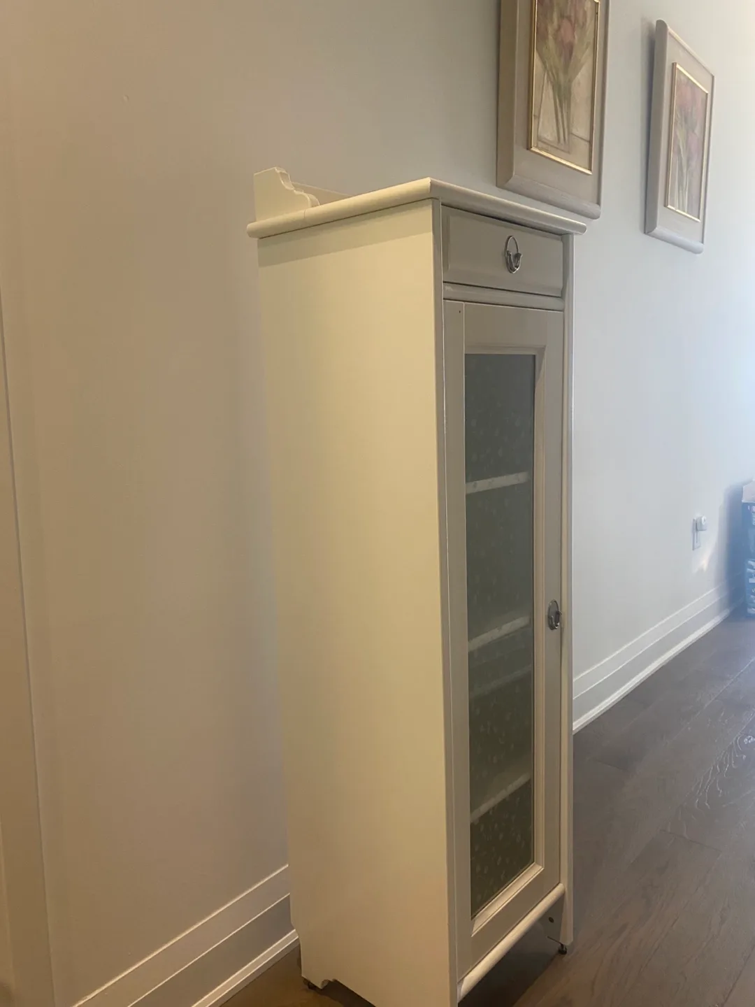 White Vanity Cabinet with Mirror image indicator(3)