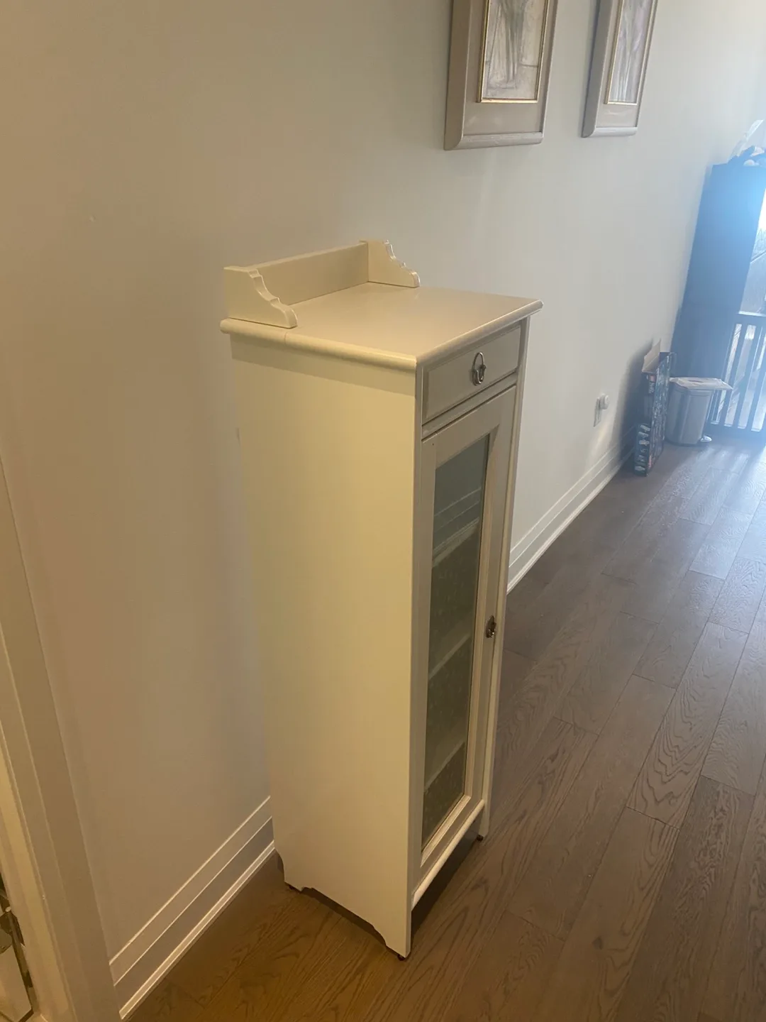 White Vanity Cabinet with Mirror image indicator(4)