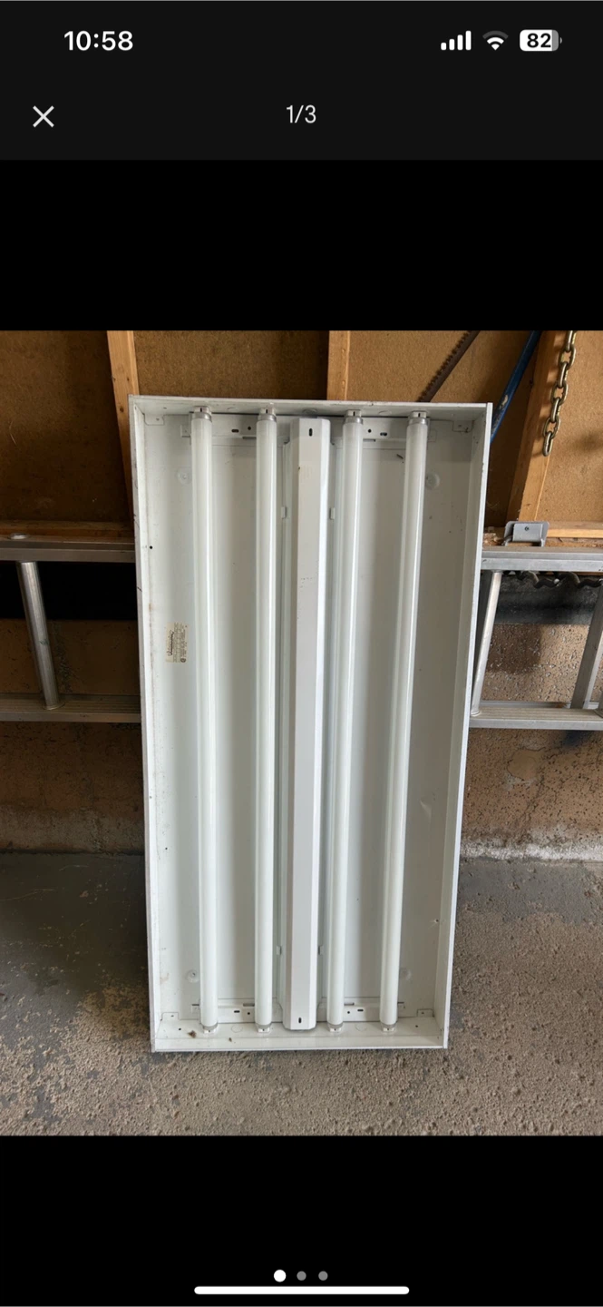 Fluorescent Light Fixture - photo 2
